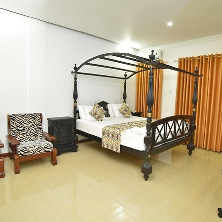 Hotel Queensbury Malabe Kaduwela Eksteriør bilde