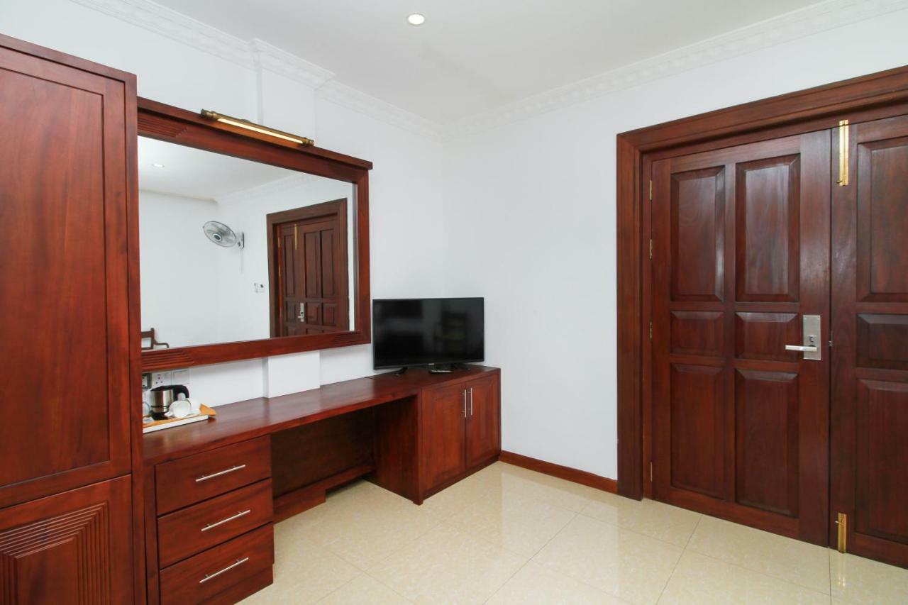 Hotel Queensbury Malabe Kaduwela Eksteriør bilde
