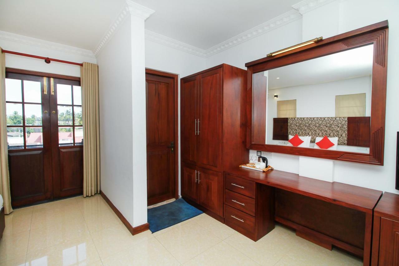 Hotel Queensbury Malabe Kaduwela Eksteriør bilde